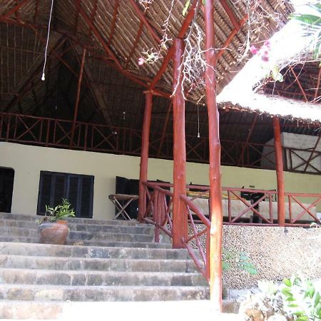 Kiloran Funzi House Bed & Breakfast Luaran gambar