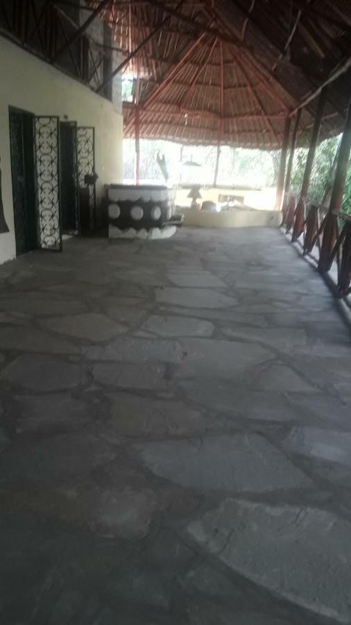 Kiloran Funzi House Bed & Breakfast Luaran gambar
