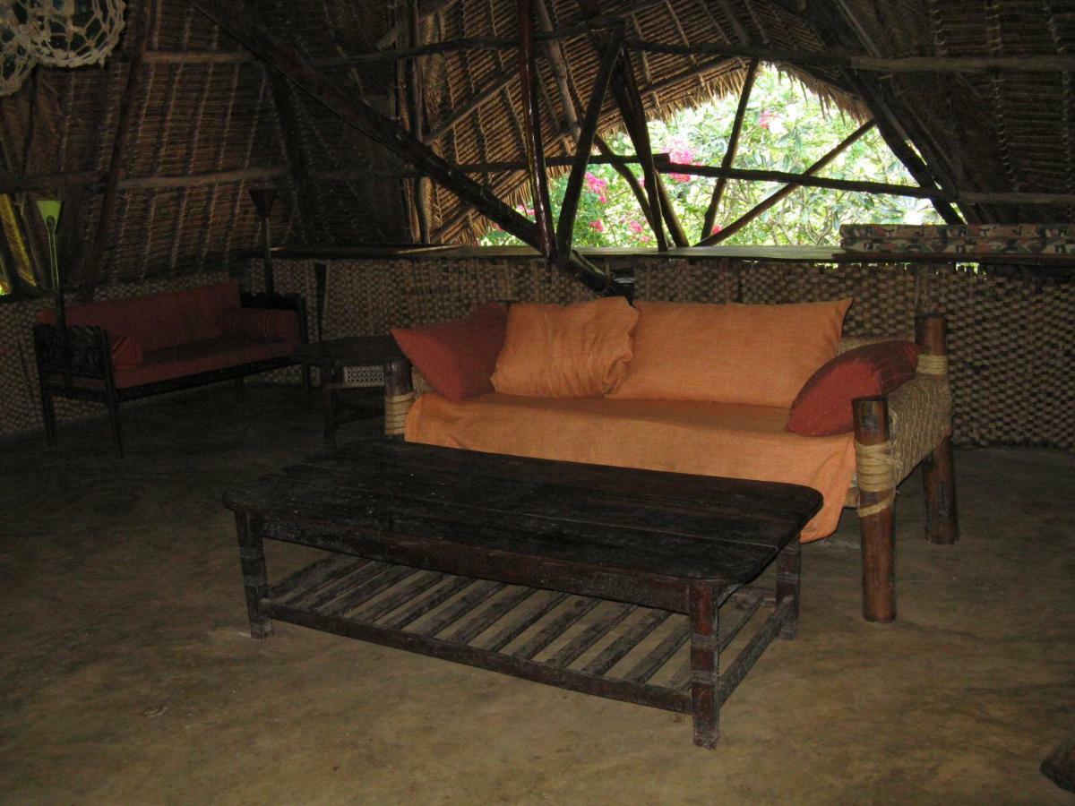 Kiloran Funzi House Bed & Breakfast Luaran gambar