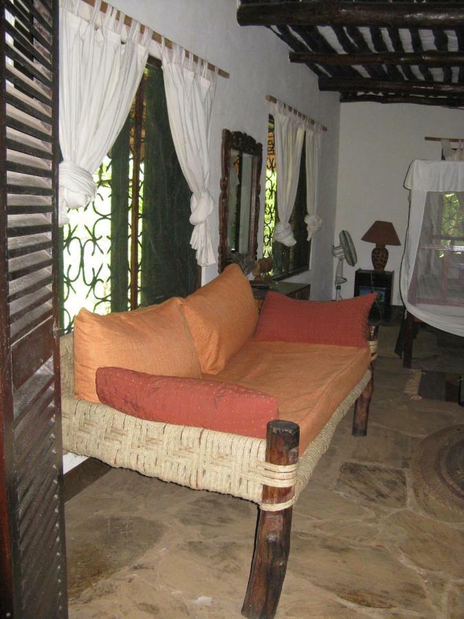 Kiloran Funzi House Bed & Breakfast Luaran gambar
