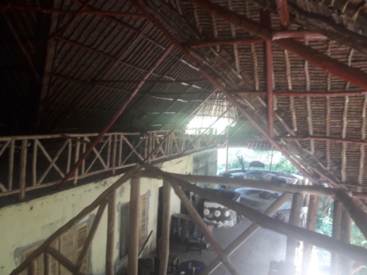 Kiloran Funzi House Bed & Breakfast Luaran gambar