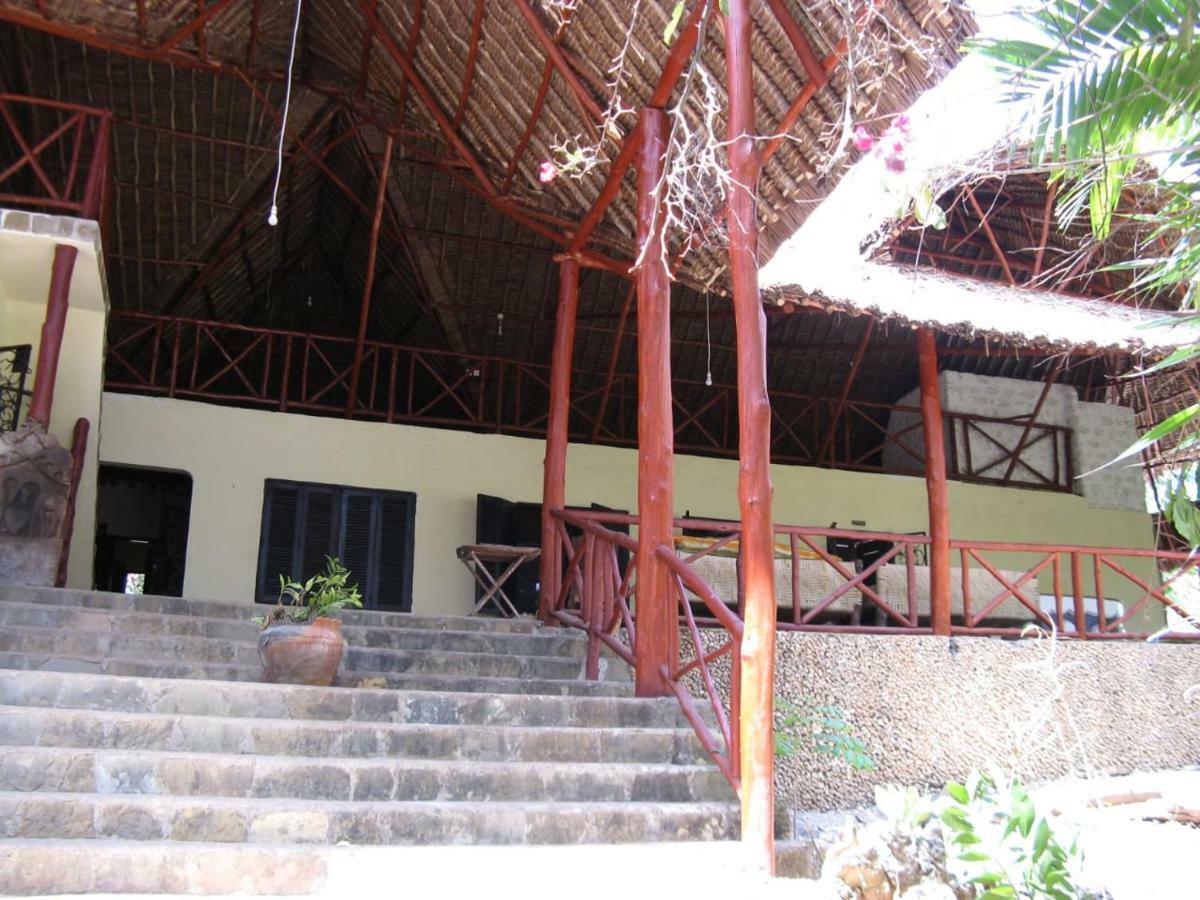 Kiloran Funzi House Bed & Breakfast Luaran gambar